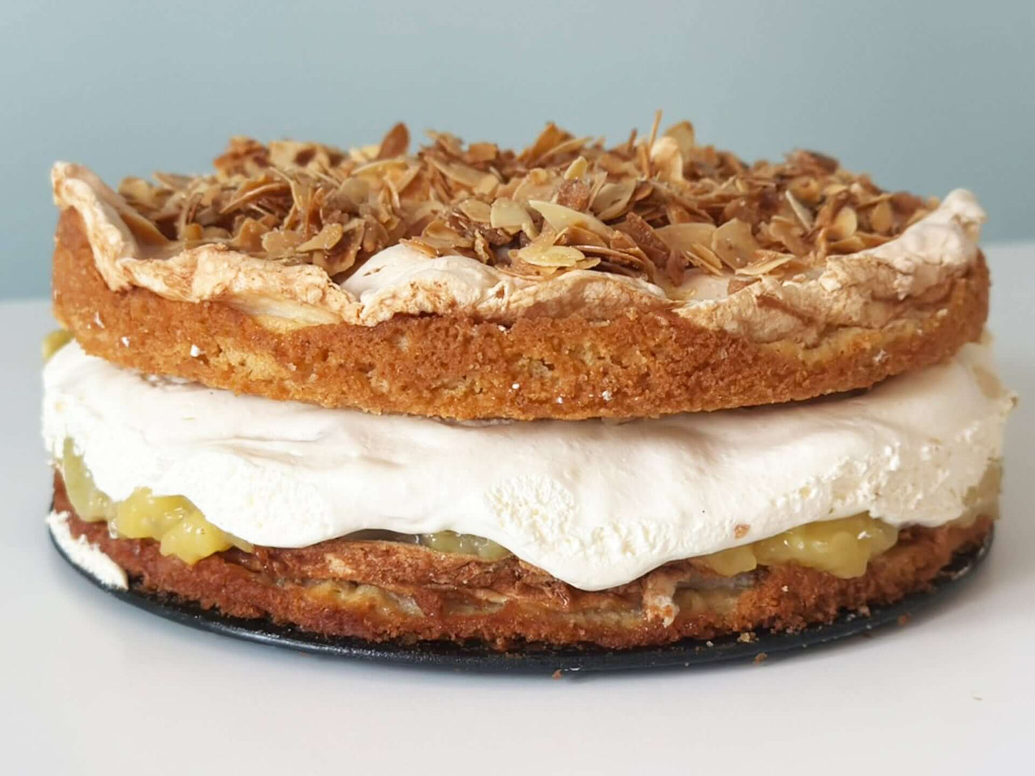 Rezept: Stachelbeer-Baiser-Sahne-Torte