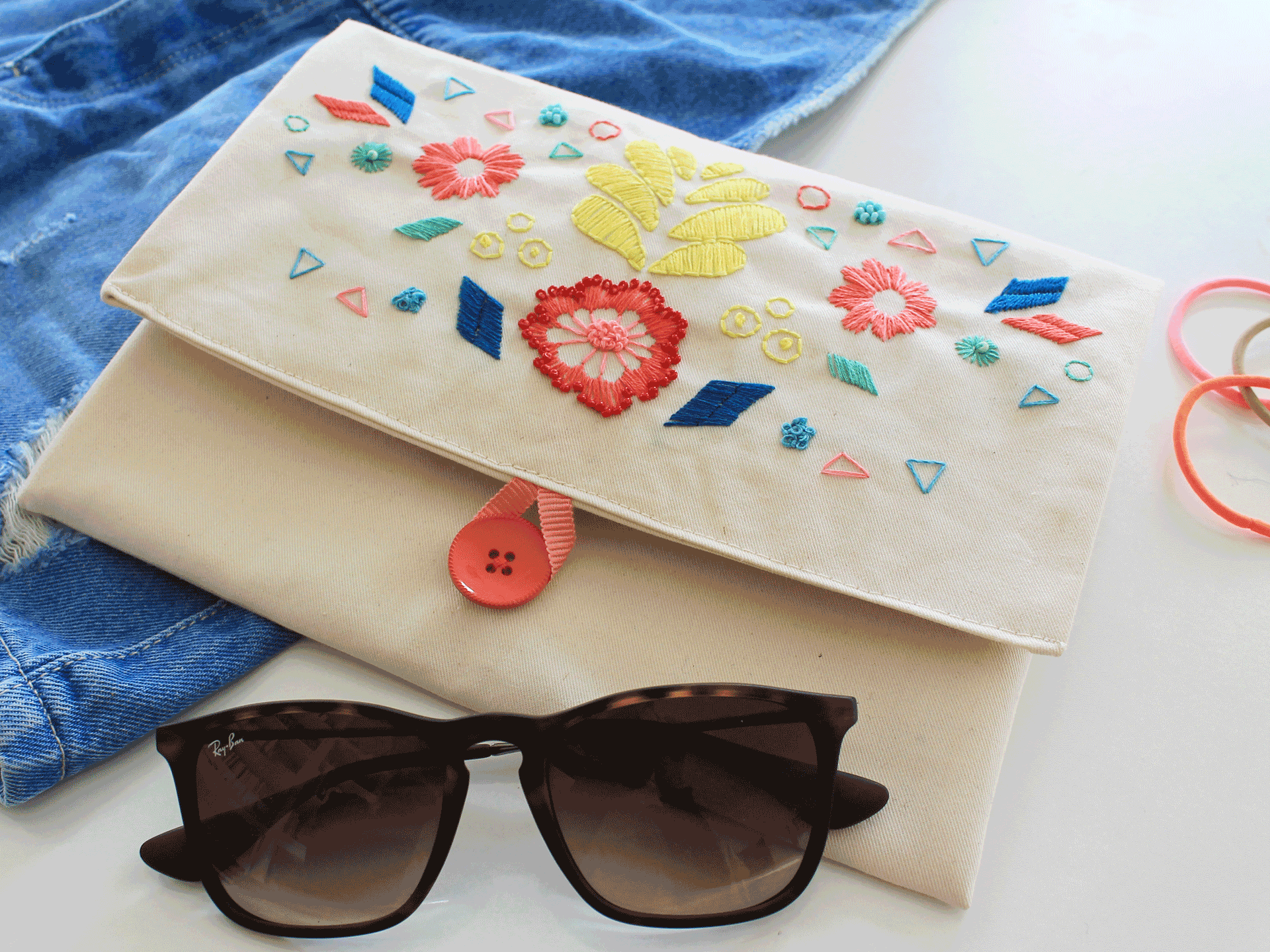 DIY Anleitung: Sommer-Clutch mit Perlenstickerei, kreativ im Sommerurlaub, Accessoires für dein Sommer-Outfit, Taschen besticken, nähen