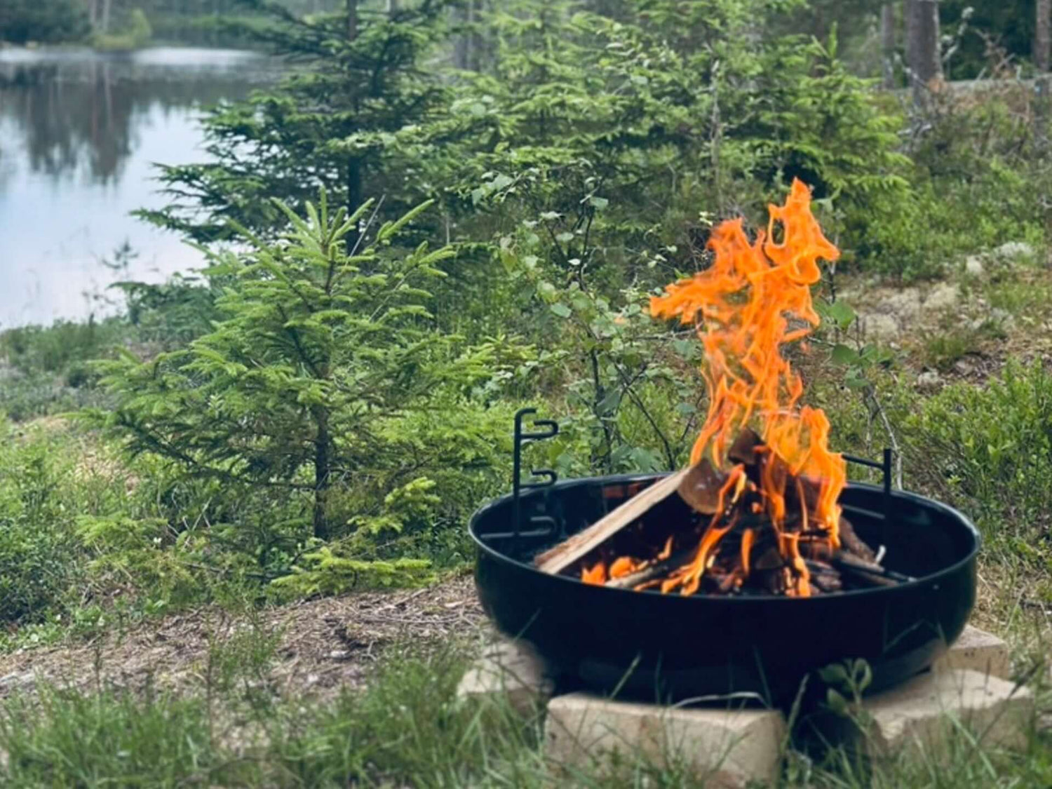 Draußenküche: Pizza Calzone vom Grill oder Lagerfeuer