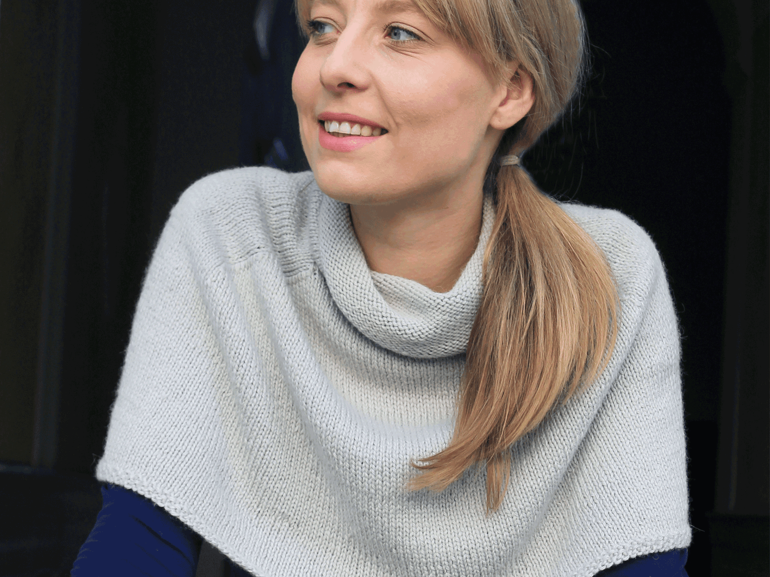 Stickanleitung inkl. Download: Kuschliges Wollcape Sophie, kuschliges Lieblingsstück für deinen Kleiderschrank, selbermachen, Strickanleitung für Frühling oder Herbst