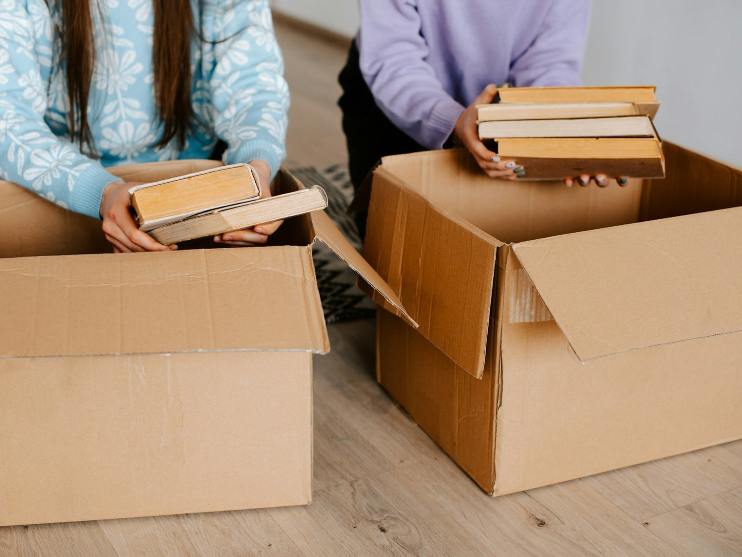 Weniger ist mehr: Dein Bücherregal ausmisten und alte Bücher verkaufen