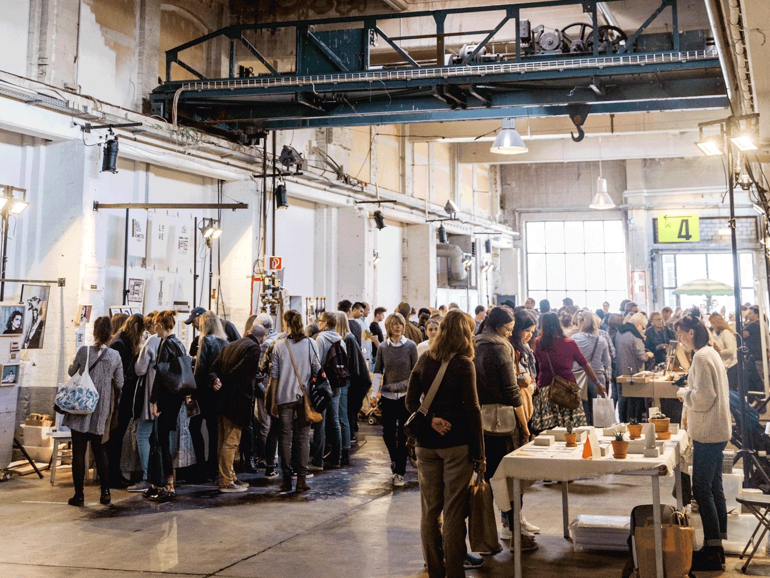 Einladung zum hello handmade Markt am 10. November 2024 auf Kampnagel in Hamburg