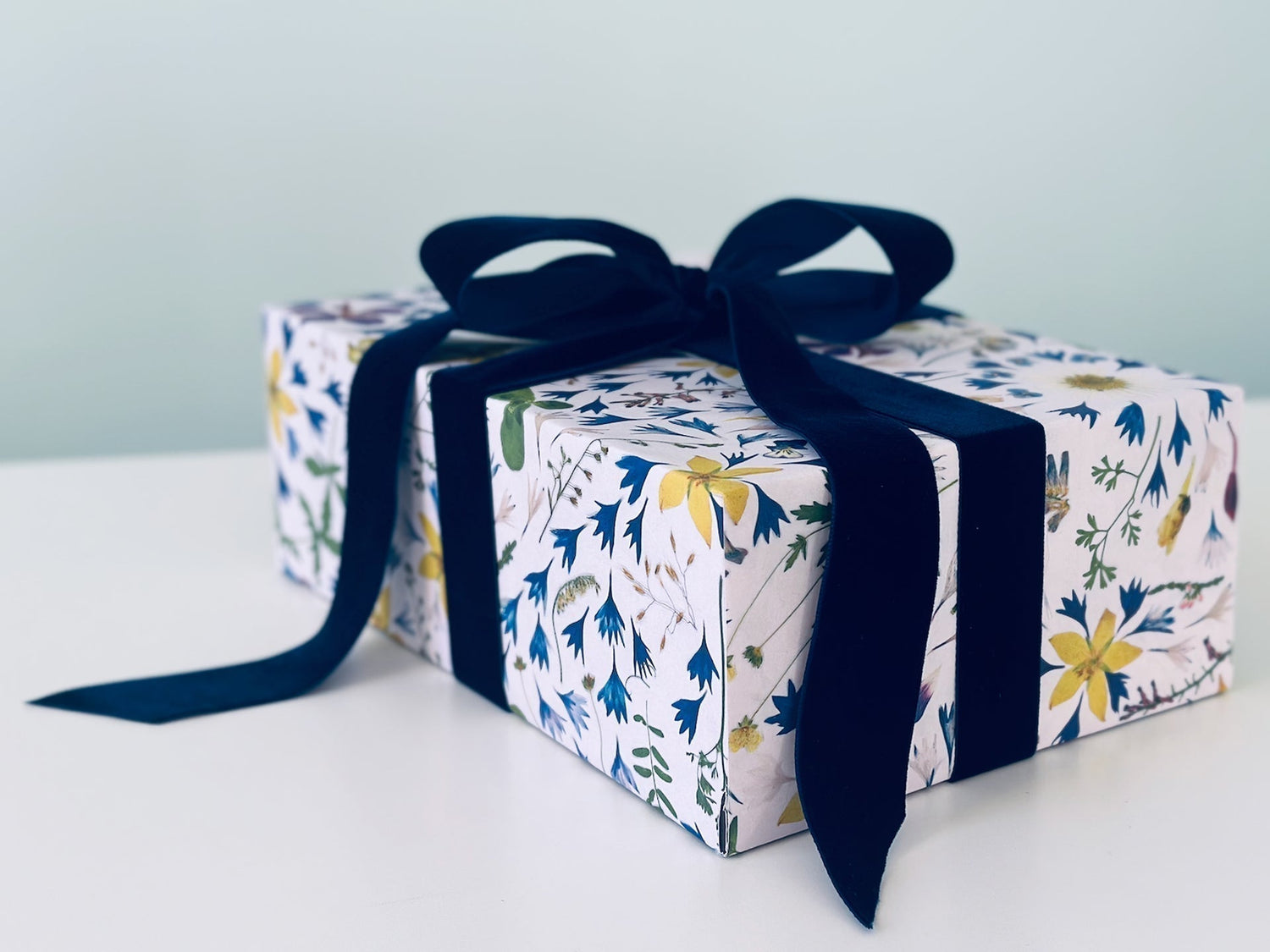 Blütenkunst als Geschenkpapier