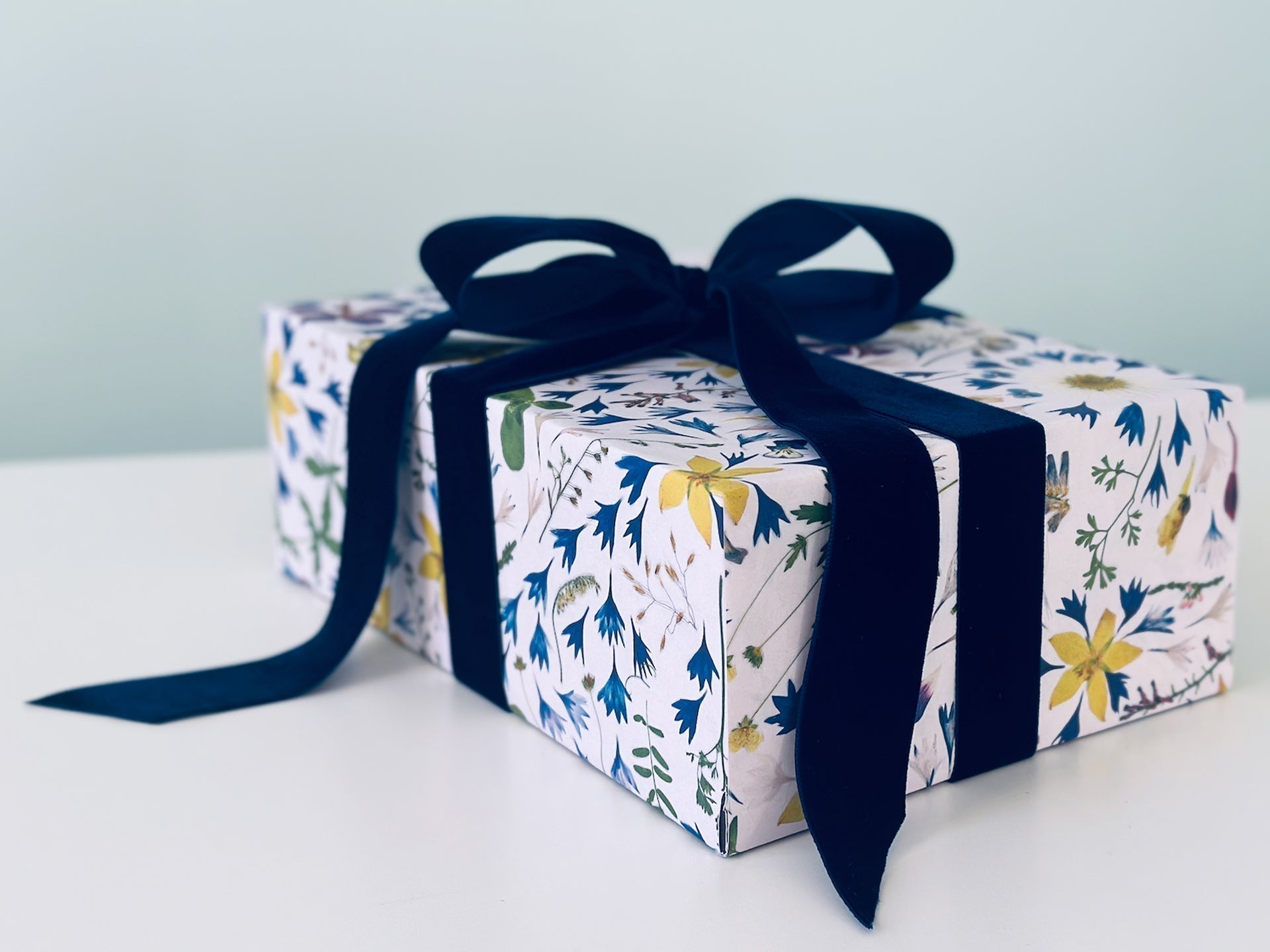 Blütenkunst als Geschenkpapier