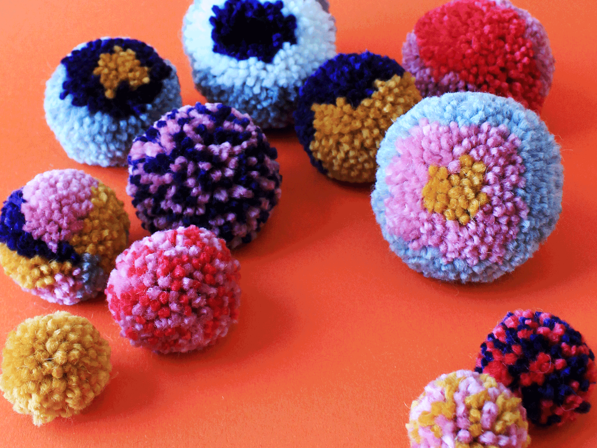 DIY Anleitung: PomPoms machen